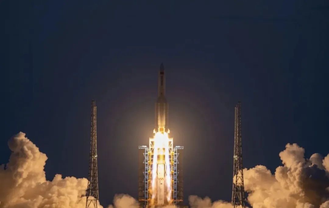 马斯克竟然申请部署100万颗卫星！这是一张多大的光伏饼？(图1)