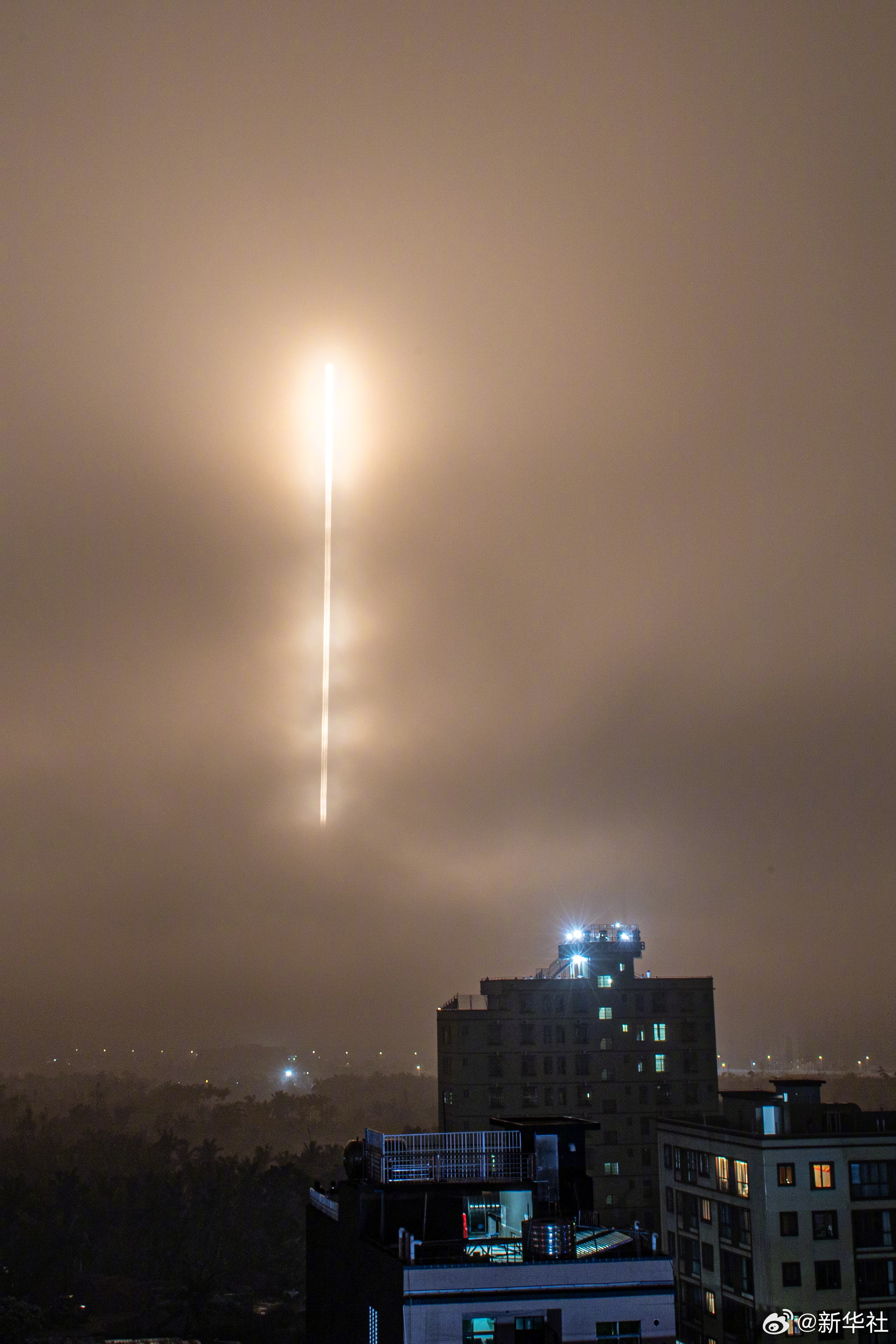 上海瀚讯：根据公司披露的《2024年年度报告》中低轨卫星通信业务已于当年开始交付相关收入金额约为15亿元(图1)